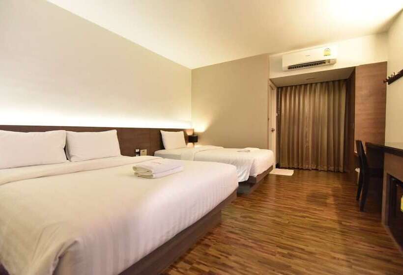 غرفة قياسية ثلاثية, Leevana