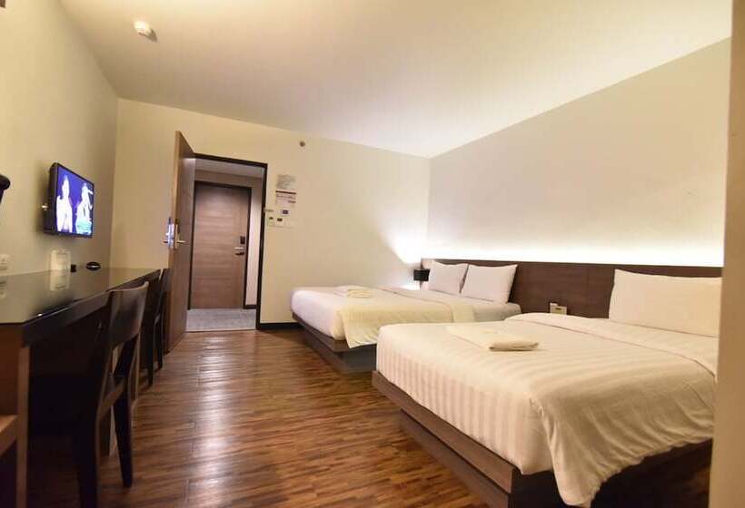 غرفة قياسية ثلاثية, Leevana