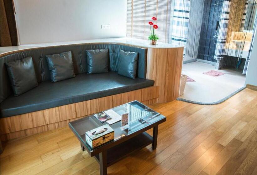 스위트, Mantra Varee