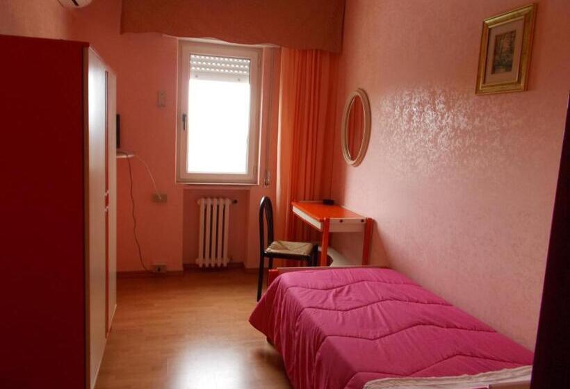 חדר סטנדרט יחיד, Maremonti