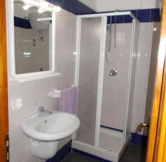 חדר סטנדרט לשלושה עם מרפסת, Maremonti