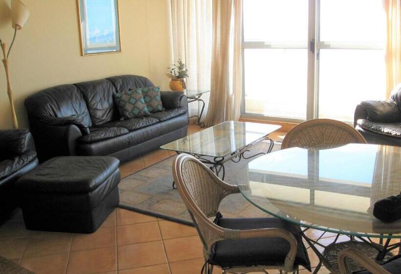 דירת חדר נוף לים, The Dorsal Boutique