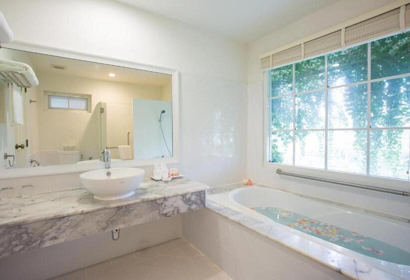 Номер Deluxe, Kensington English Garden Resort Khaoyai