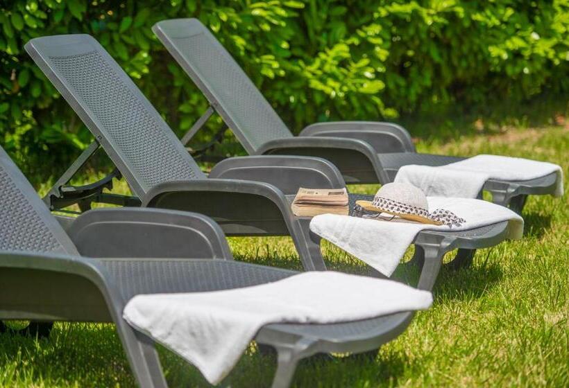 חדר דלוקס, Mamaral