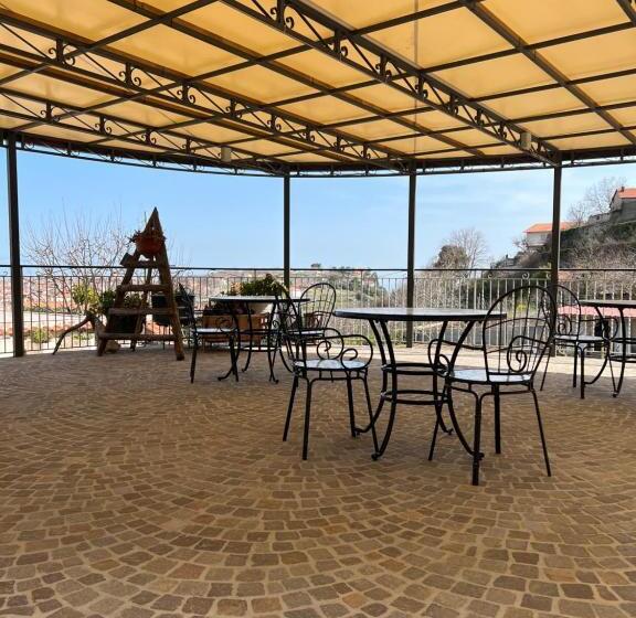 חדר דלוקס, Mamaral