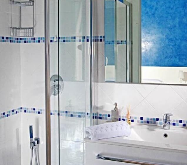 غرفة قياسية ثلاثية, San Nicola Guest House