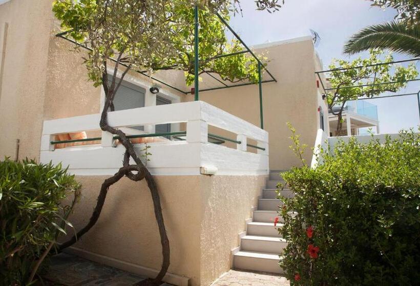 标准工作室, Artemis Village Apartments & Studios