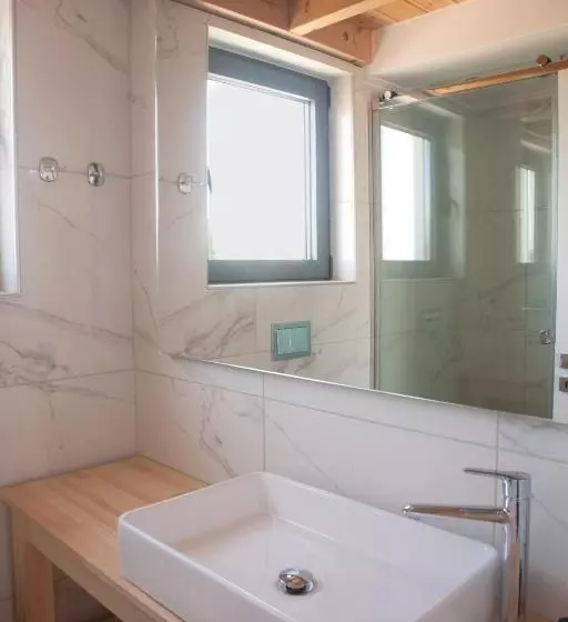Superior 2-bedroom flat with sea view, Artemis Village Apartments & Studios