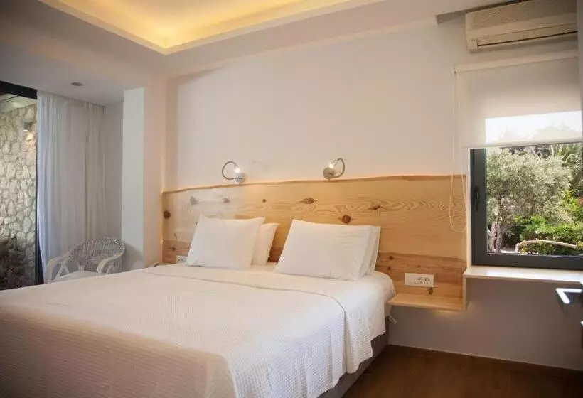 Superior 2-bedroom flat with sea view, Artemis Village Apartments & Studios