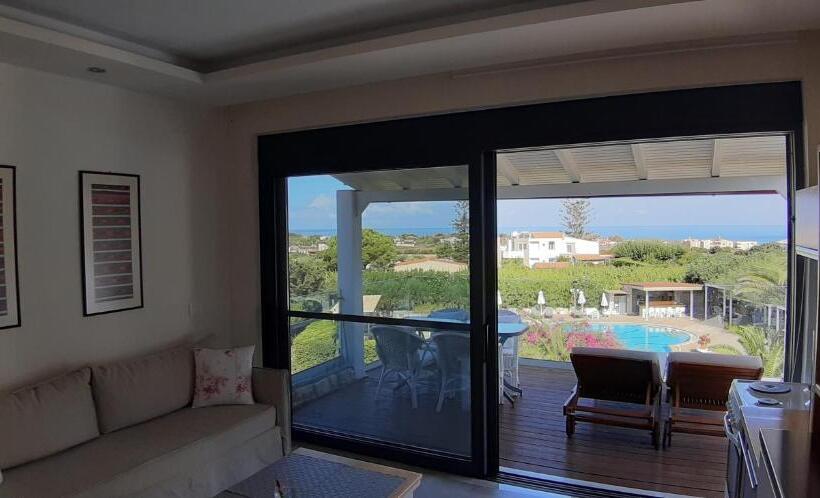 海景套房, Artemis Village Apartments & Studios