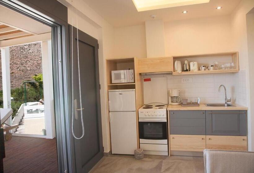 2 Bedroom Family Apartment Sea View, Artemis Village Apartments & Studios