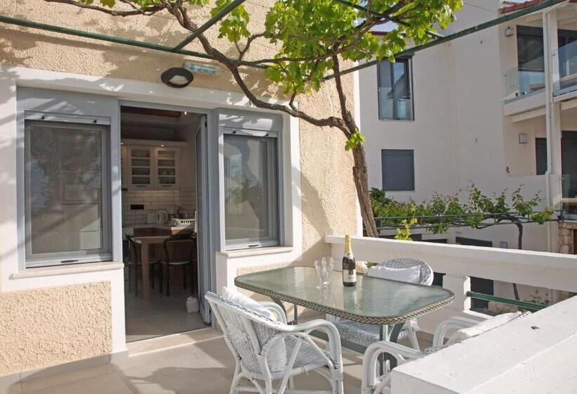 带1个卧室的带海景的公寓, Artemis Village Apartments & Studios