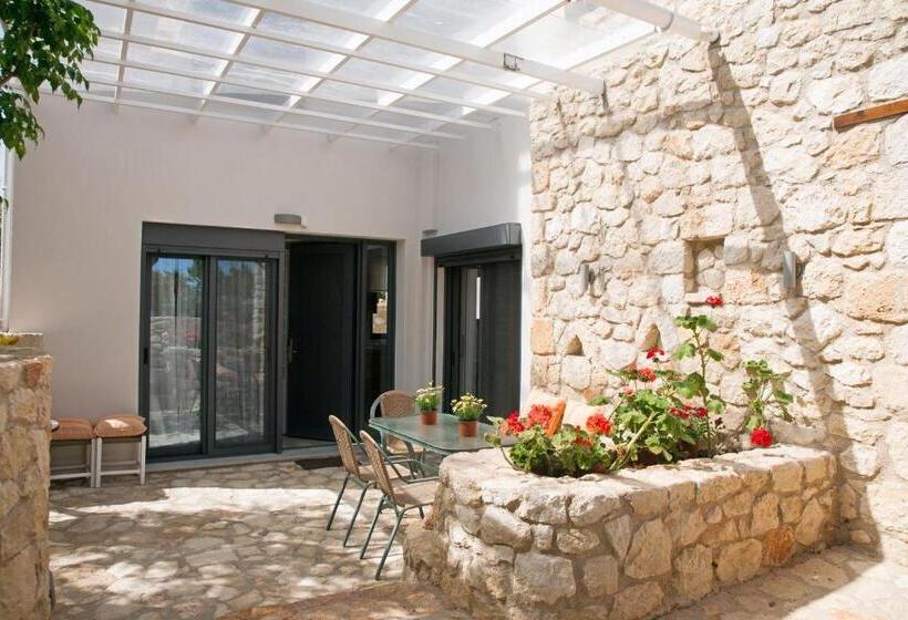 2 Bedrooms Family Apartment Garden View, Artemis Village Apartments & Studios