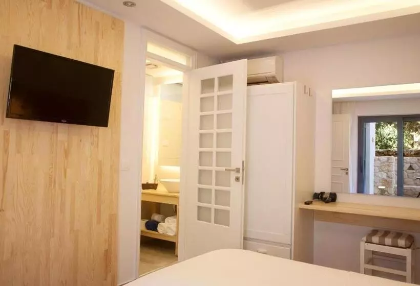 2 Bedrooms Family Apartment Garden View, Artemis Village Apartments & Studios