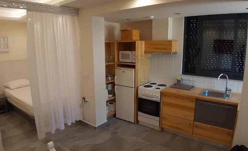 带1个卧室带花园景观的公寓, Artemis Village Apartments & Studios