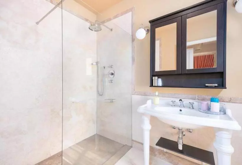 デラックスルーム, B&b Borgo Di Pratavecchie