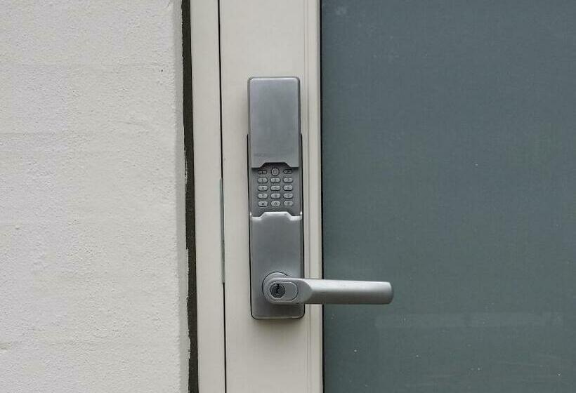 스탠다드 스튜디오, Engholmbb