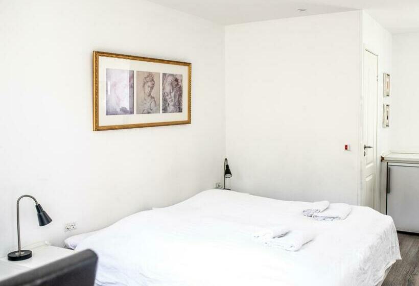 스탠다드 스튜디오, Engholmbb