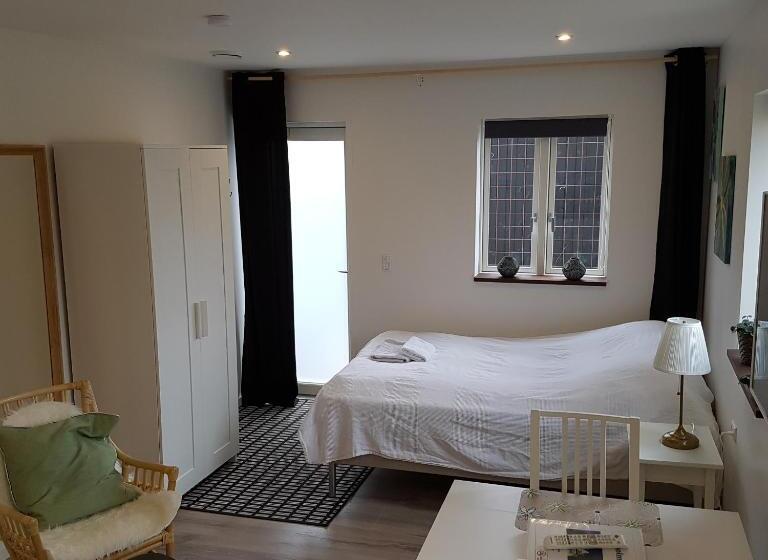 스탠다드 스튜디오, Engholmbb