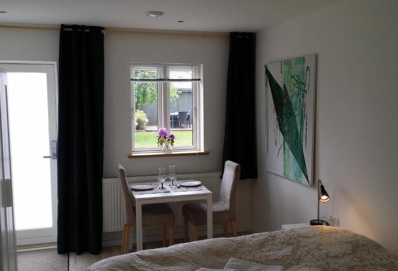 스탠다드 스튜디오, Engholmbb