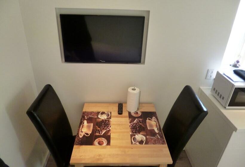 이코노미 스튜디오, Engholmbb