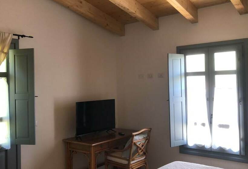 חדר רומנטי, La Casa Delle Fate