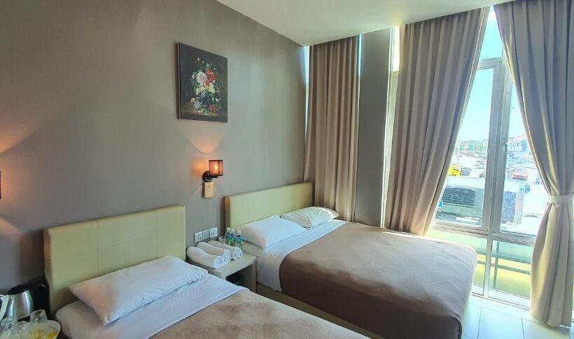 Quarto Triplo Deluxe, DS Hotel