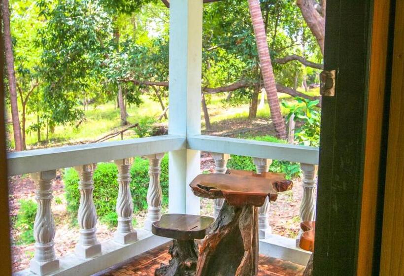 ガーデンビューのスタンダードバンガロー, Golden Hill Resort
