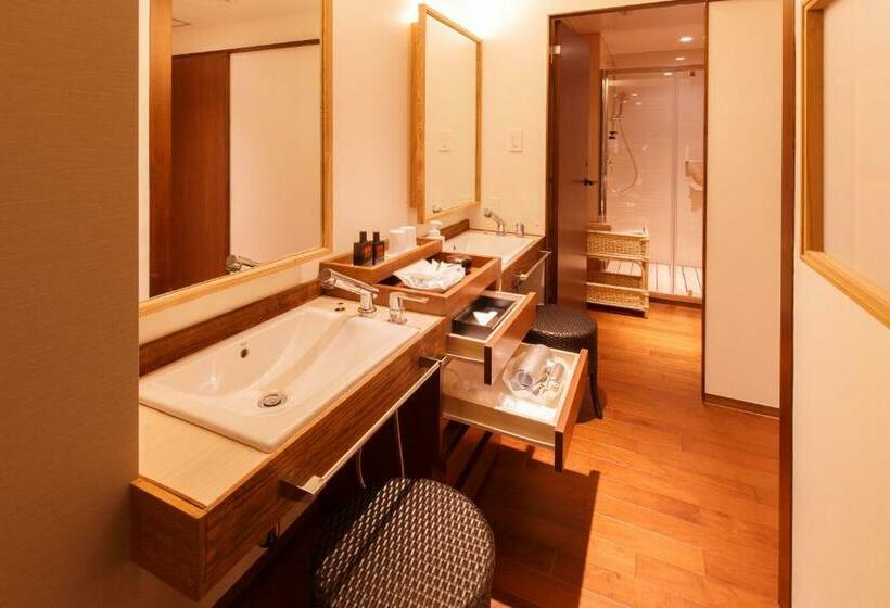 جناح جونيور مطل على الجبل, Oushuku Onsen Choeikan