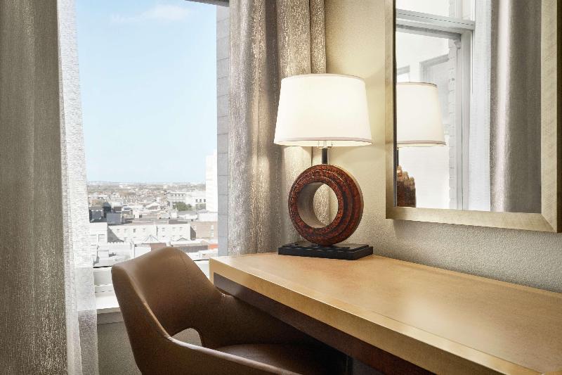 חדר משפחתי, Parkland Express