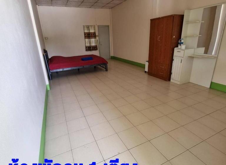 标准单人间, Sorworakit