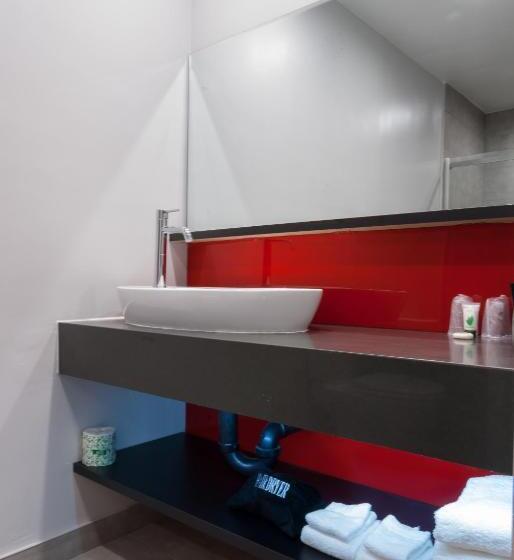 غرفة قياسية فردية لذوى الإحتياجات الخاصة, Astro Pasadena