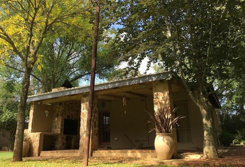 شقة غرفة واحدة, Treelands Estate Dullstroom