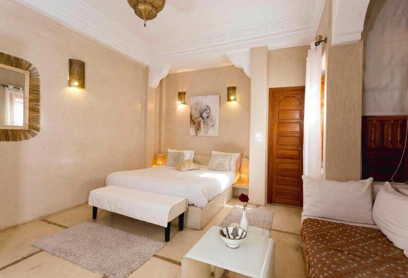 سوییت, Riad Mazaya