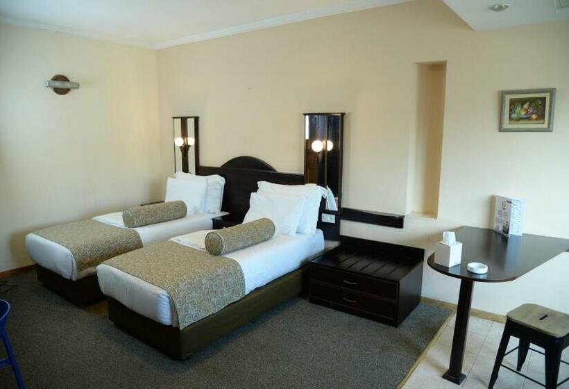 اتاق پرمیوم, Royal Court