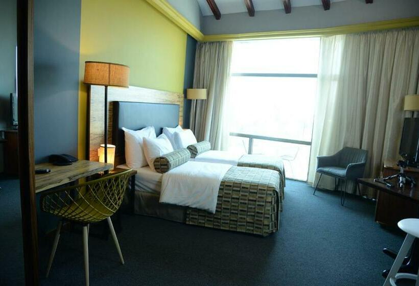 اتاق پرمیوم, Royal Court