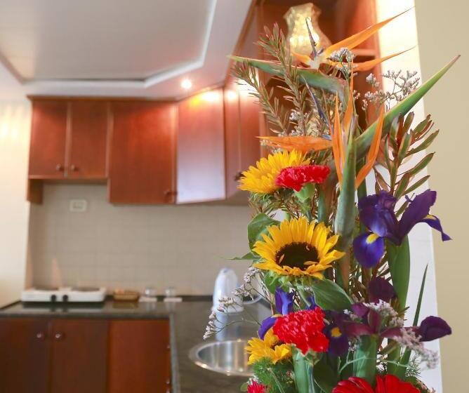 اتاق استاندارد یک نفره, Royal Court