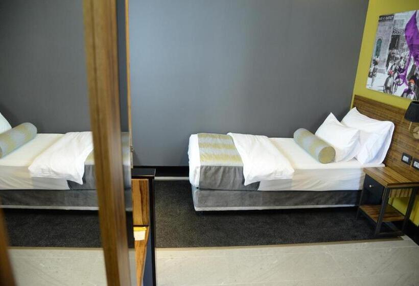 اتاق استاندارد یک نفره, Royal Court