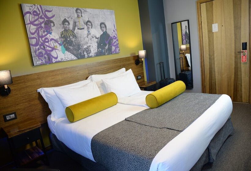 اتاق لوکس, Royal Court