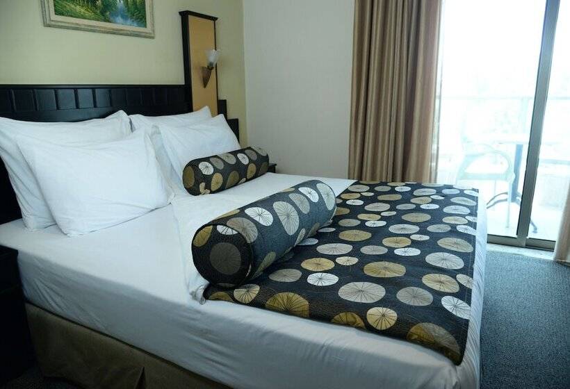 اتاق لوکس, Royal Court