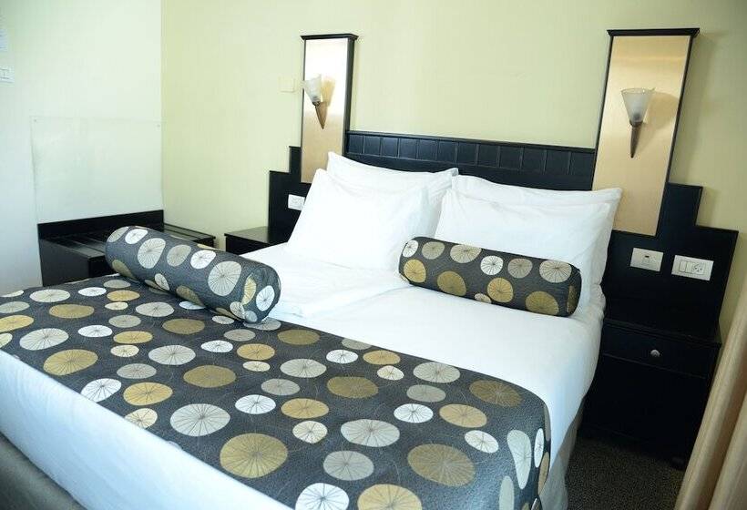 اتاق لوکس, Royal Court