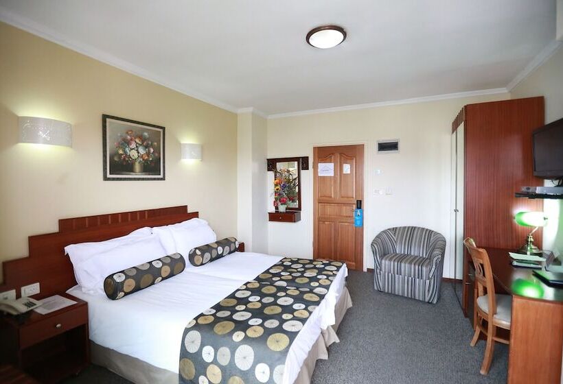 اتاق لوکس, Royal Court