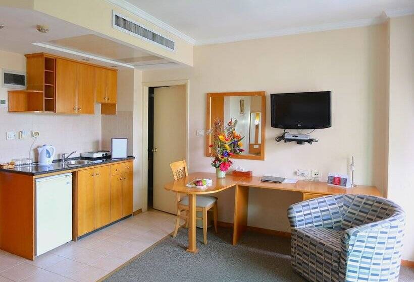 اتاق لوکس, Royal Court