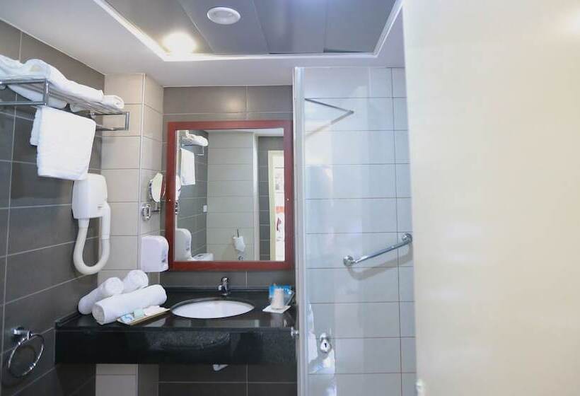 اتاق لوکس, Royal Court