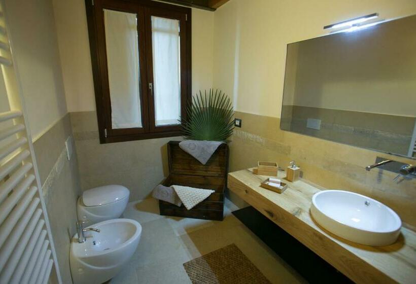 اتاق استاندارد چهار تخته, Ca' Gemma