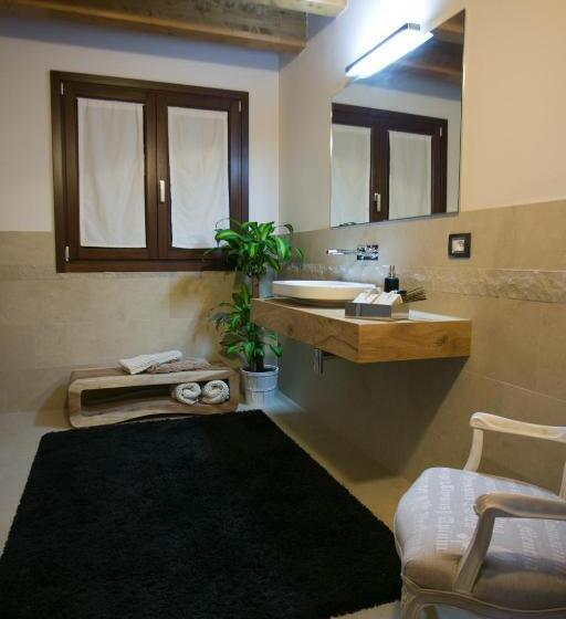 Standard room with outdoor bath, Ca' Gemma