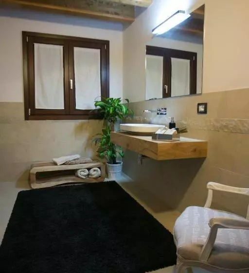 Standard room with outdoor bath, Ca' Gemma