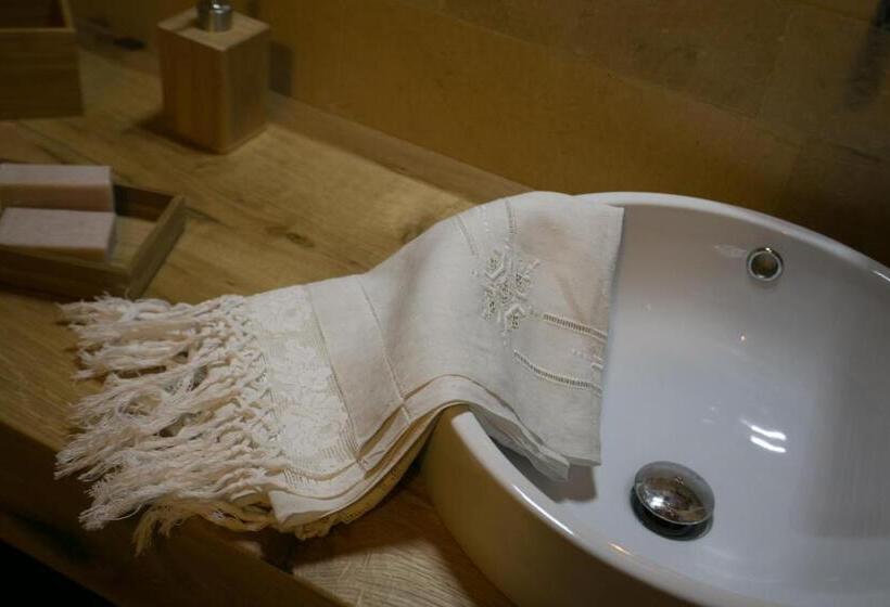 Standard room with outdoor bath, Ca' Gemma