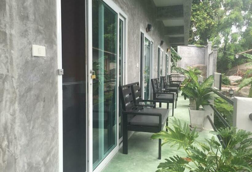 スタンダードルーム, Baan Suan Ta