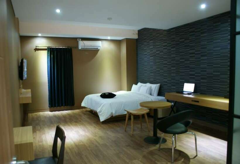 Quarto executivo, Central Plaza